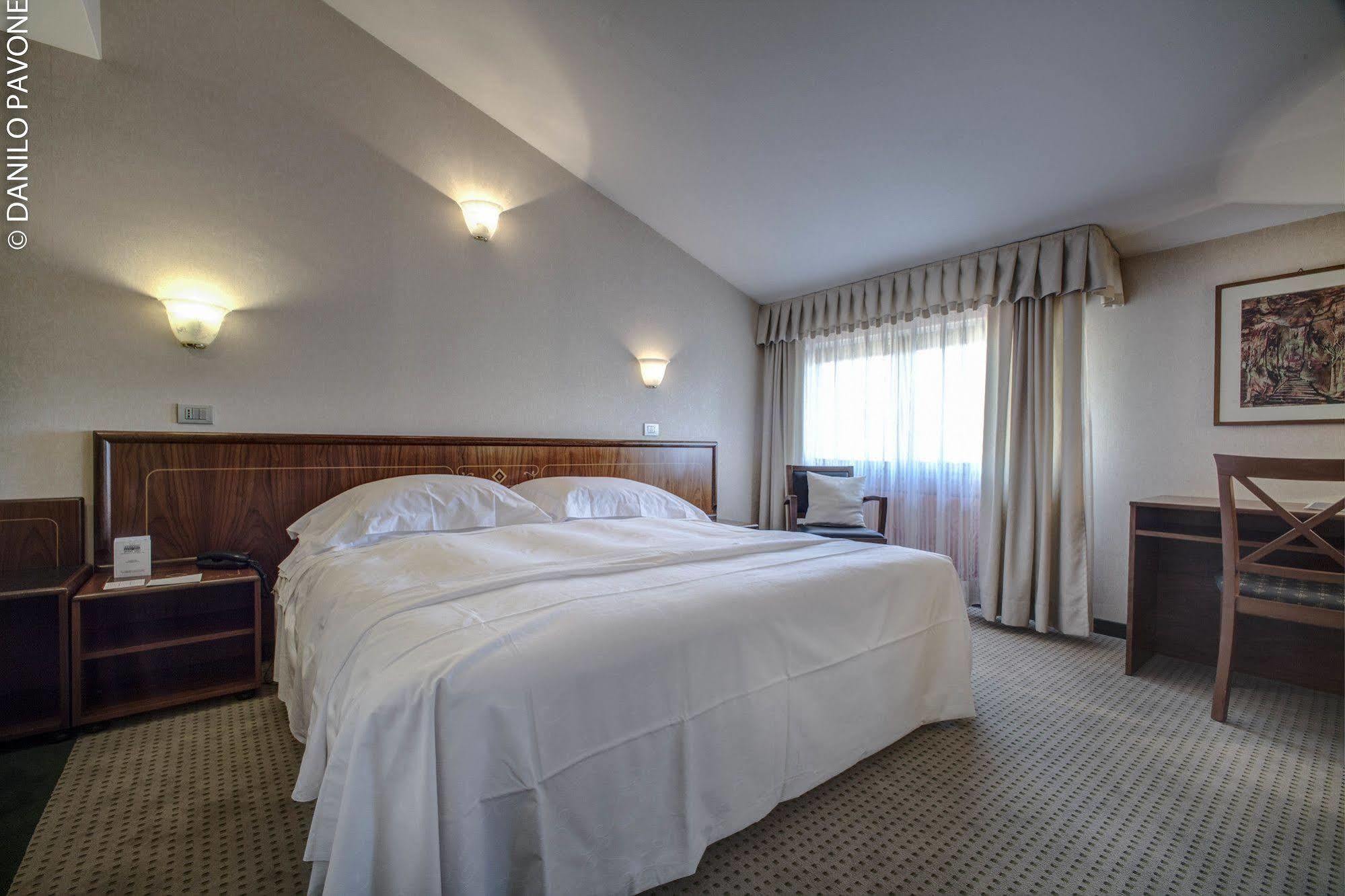 Hotel Arli Business And Wellness 3*